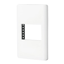 Placa blanca de 1 ventana 1.5 módulos, línea Lisboa, VOLTECK